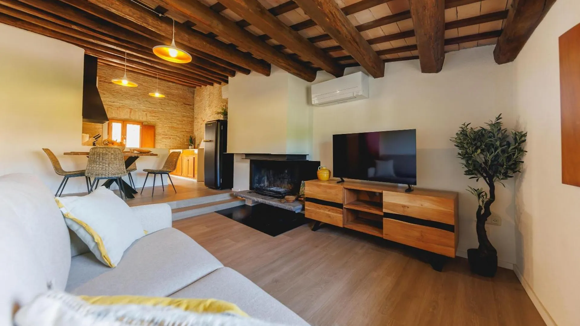 Bravissimo Calderes El Bou, With River View Girona