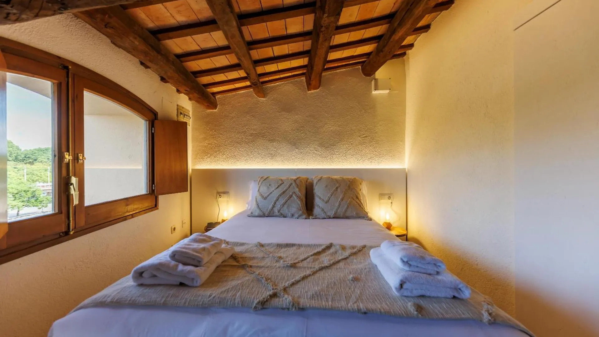 Bravissimo Calderes El Bou, With River View Girona Lejlighed